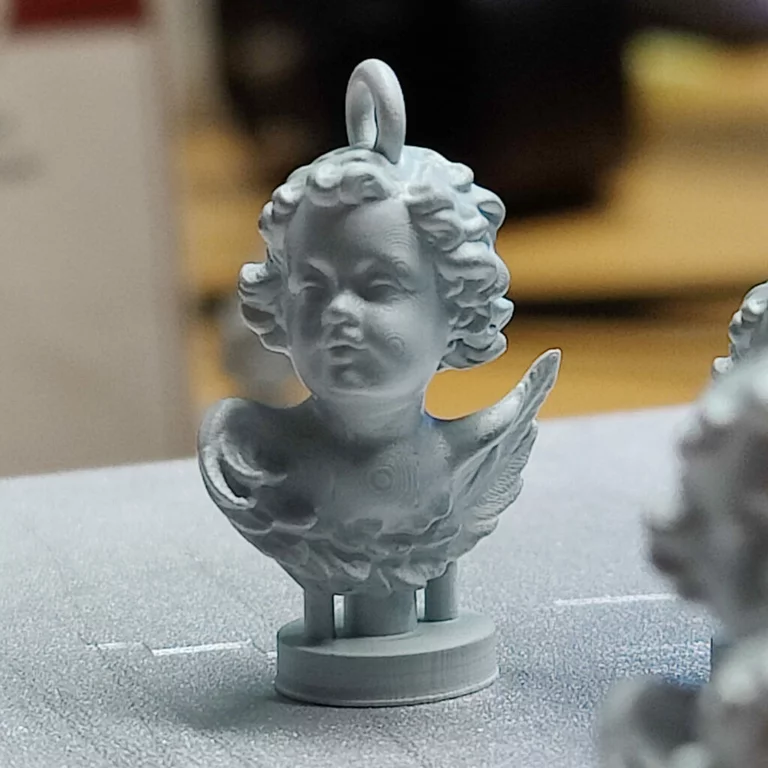 3D-Druck Engelsfigur Anhänger Nahaufnahme