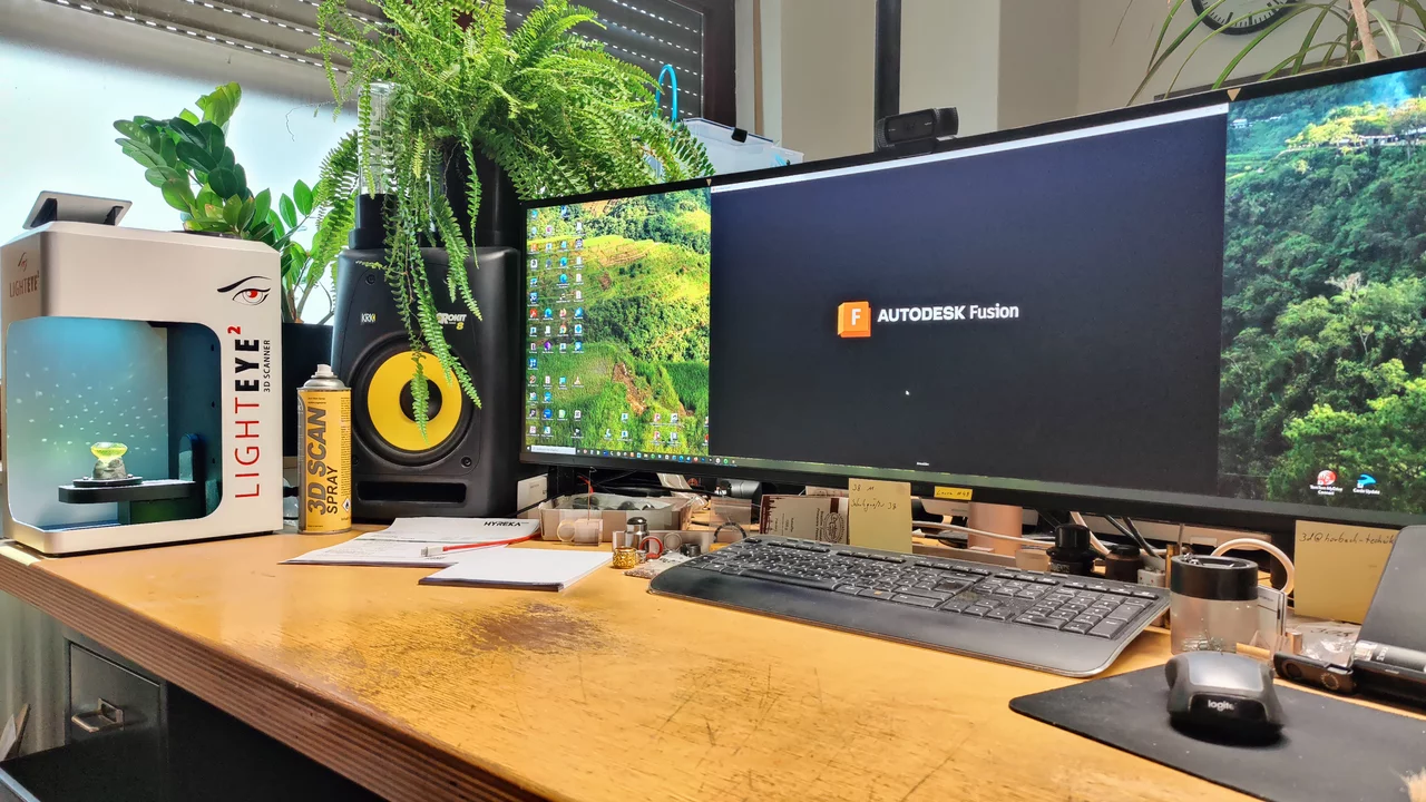 Werkstatt Schreibtisch 3D-Scanner Monitore